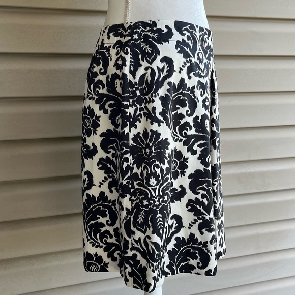 •LOFT• Black/White Damask A-Line Skirt - Size 8 - Picture 3 of 8